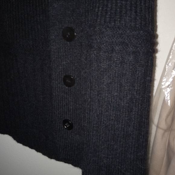 Womans Button Down Knitted Cardigan - Picture 5 of 5